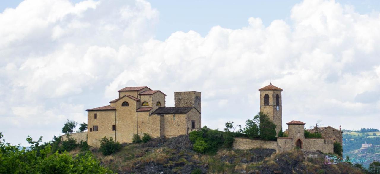 Antiche Vie B&B Serramazzoni Dış mekan fotoğraf